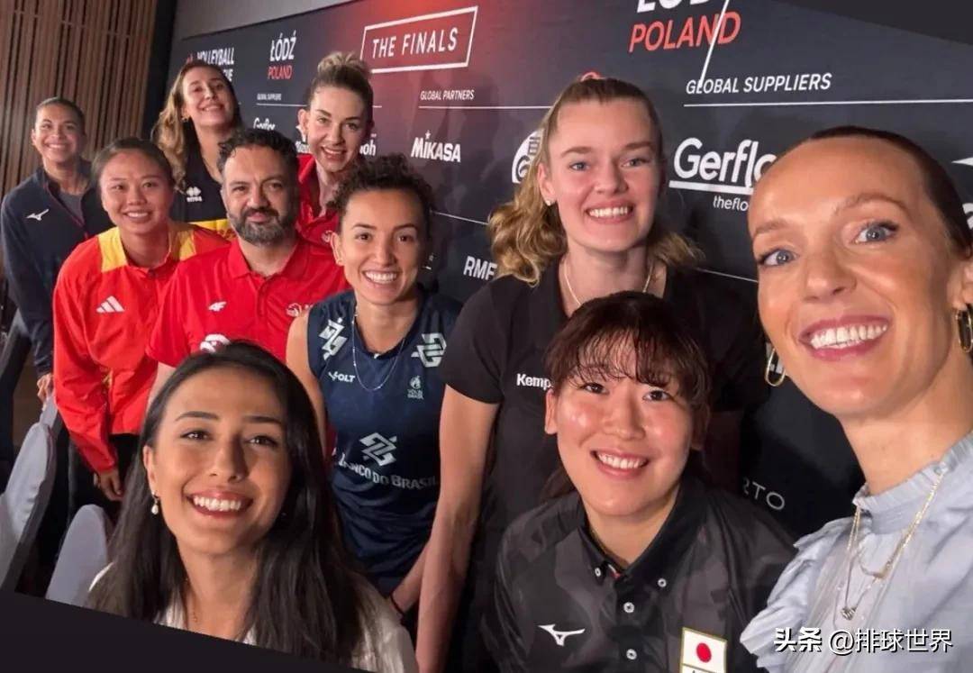 包含顶尖球员争奇斗艳，全力以赴争夺胜利的词条