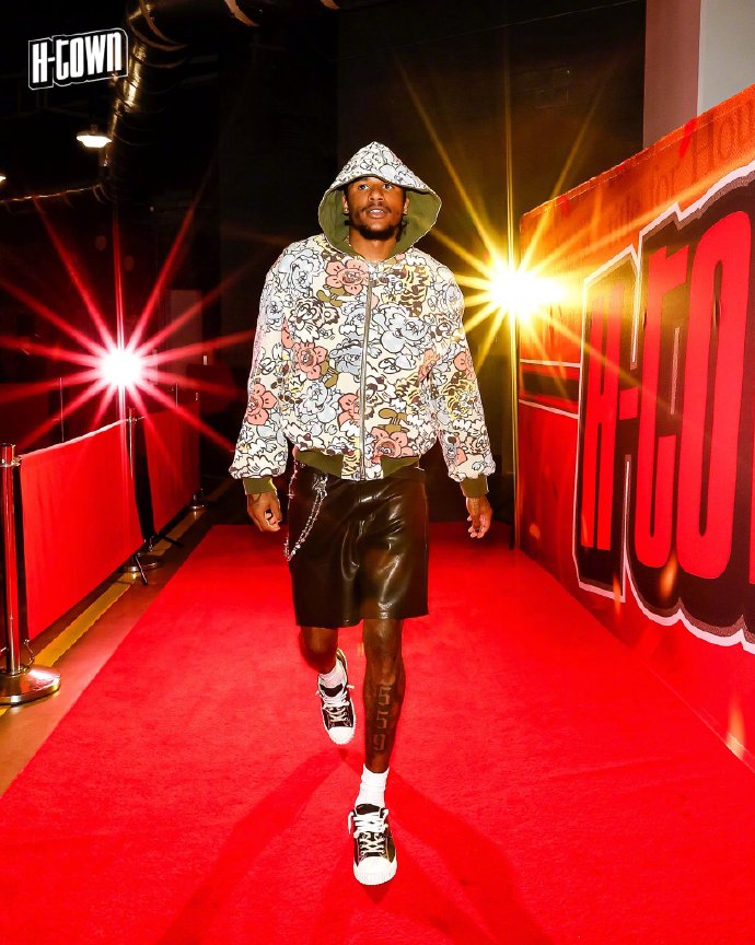 荷兰重回巅峰，尼比特斯带领球队轻松获胜