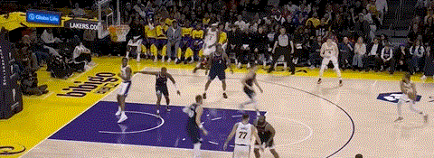 湖人客场力克魔术，取得六连胜